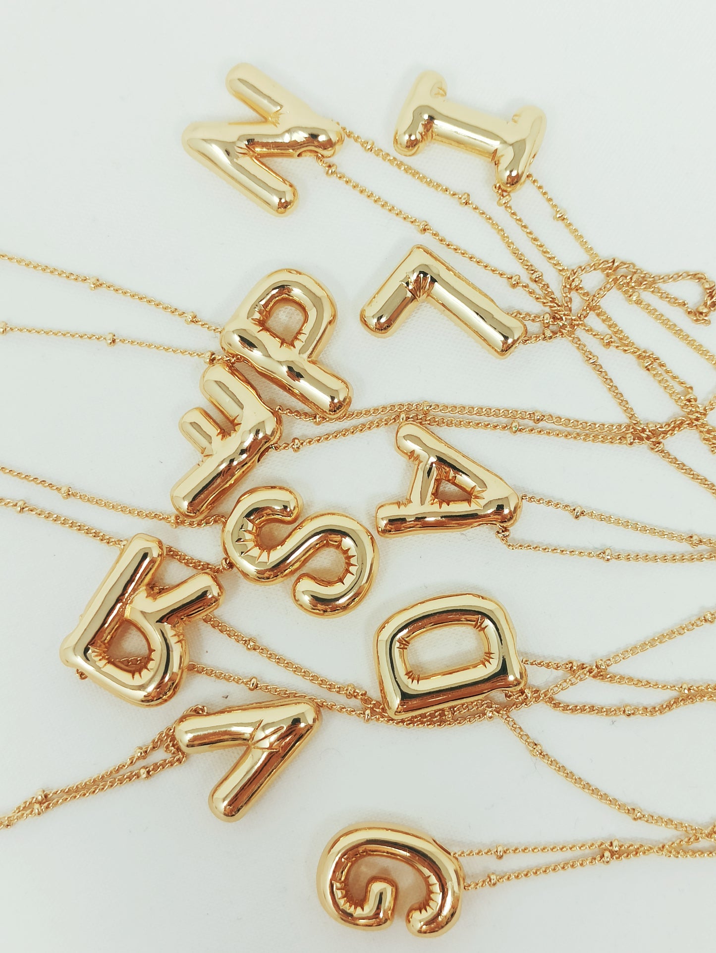 Collar con letra