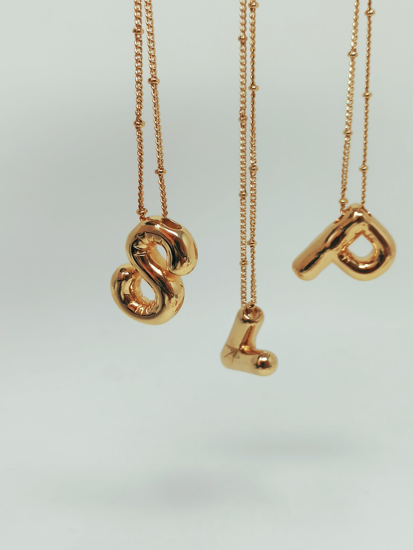 Collar con letra